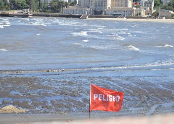 Guardavidas trabajan con estrictos protocolos y piden precaución ciudadana