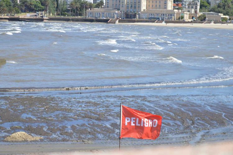 Guardavidas trabajan con estrictos protocolos y piden precaución ciudadana