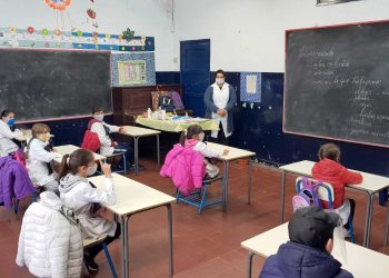 Autoridades de la enseñanza ultiman preparativos para comenzar las clases presenciales en marzo
