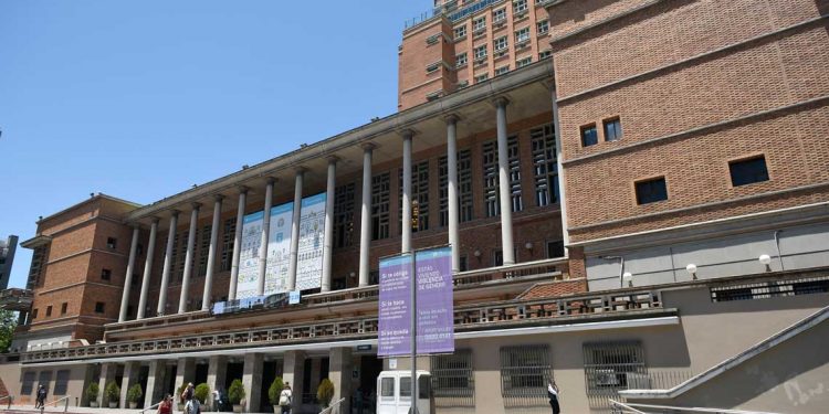 La Intendencia de Montevideo paga más de 12 mil salarios cada mes