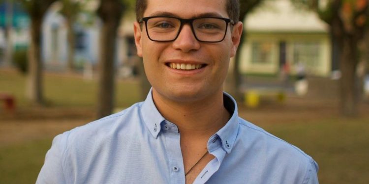 El joven alcalde blanco de 23 años que superó a seis contendientes y recibió apoyo de referentes colorados