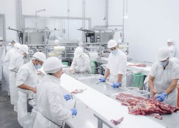 Reabrió Frigorífico Rosario que aspira a iniciar exportaciones en marzo