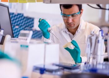 Vacuna: se devela el misterio del contrato entre Unión Europea y AstraZeneca