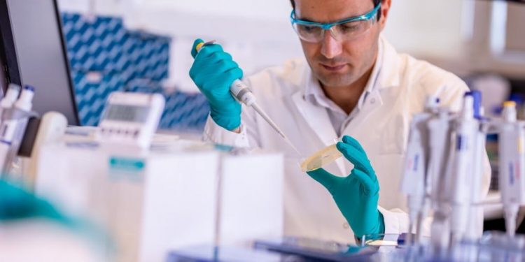 Vacuna: se devela el misterio del contrato entre Unión Europea y AstraZeneca