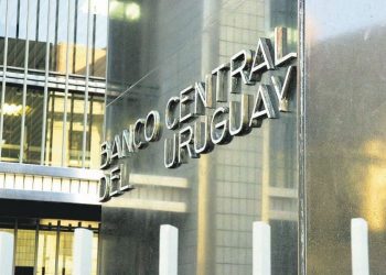 BCU: pérdida de grado inversor tendría impacto “reducido” sobre la actividad