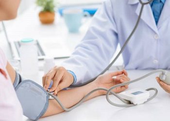 Asociaciones de personas con enfermedades crónicas aseguran que la pandemia expone las demoras en tratamientos