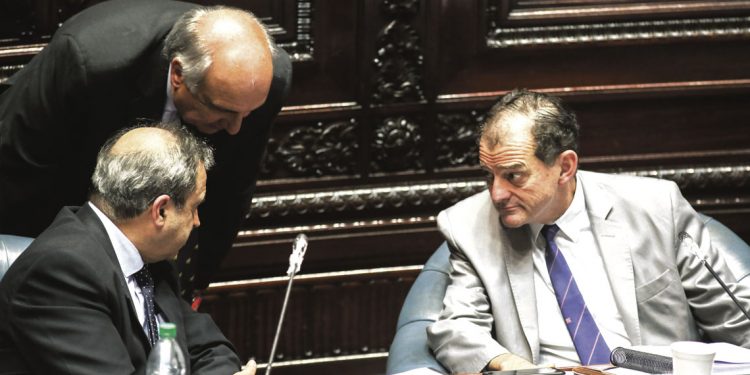 Usura: jerarca del BCU reacciona contra proyecto de Cabildo Abierto