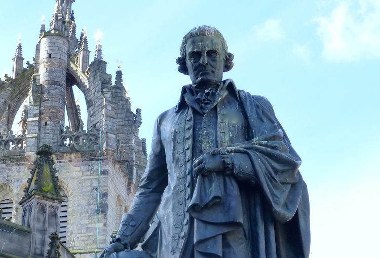 Adam Smith, la usura y el uso productivo del capital del país