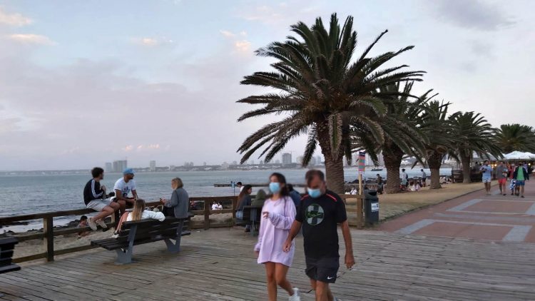 Armada realiza operativos de control en balnearios