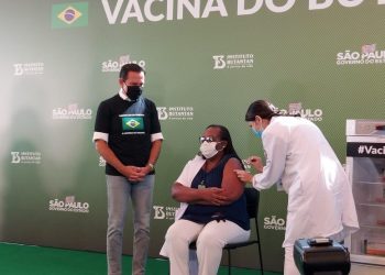 Comienza la vacunación en Brasil