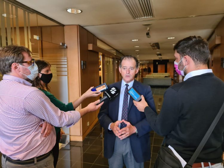 Ante críticas del FA, Manini aseguró que el plan de vacunación “está elaborado”