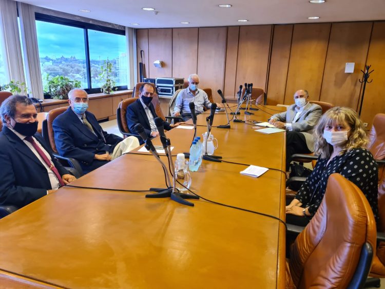 Manini: “La única forma de reactivar el país es generando empleo”