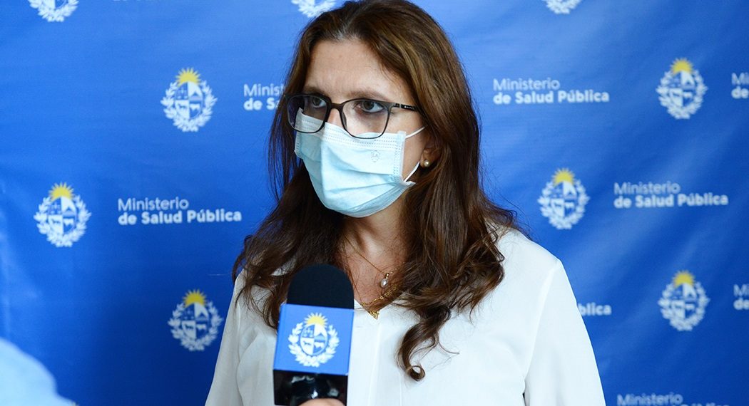 Cada puesto de vacunación contra el COVID-19 requiere la acción coordinada de cinco personas