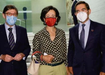 Bancos españoles sufren fuerte recorte de resultados en 2020