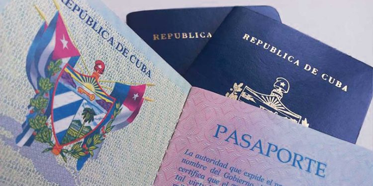 Familias cubanas reclaman que se agilice aprobación de visas y trámites de residencia