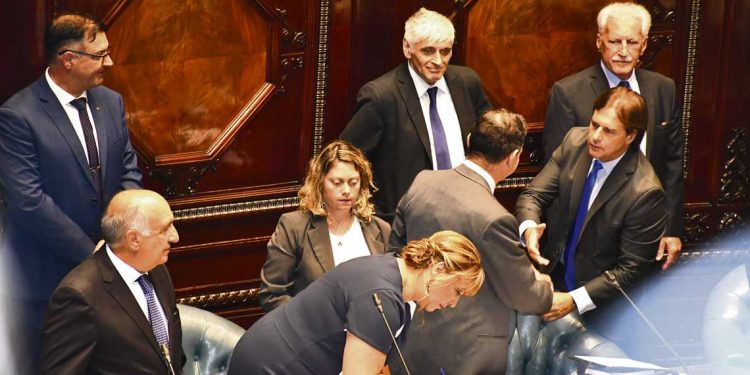 Cabildo Abierto y la Coalición Gobernante