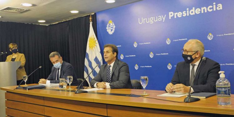 El gobierno dispone nuevas restricciones, pero no se aparta de la libertad responsable