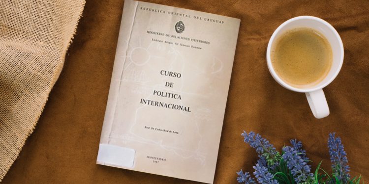 Curso de Política Internacional. Carlos Real De Azúa