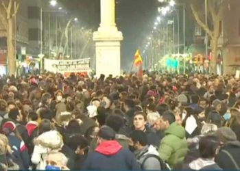 Entre marchas y pedidos de cuarentena