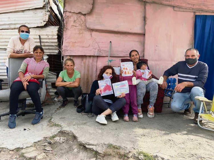 Hogar y trabajo: la lucha diaria de miles de mujeres por salir de la pobreza