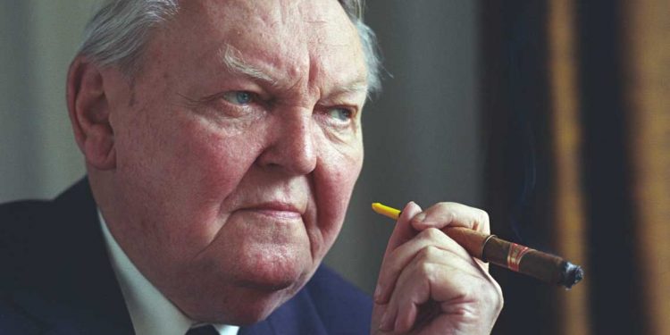 Para Erhard defender a  los empresarios pasaba por combatir a los cárteles