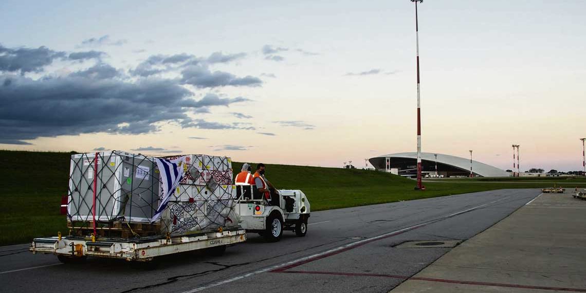 La pandemia ataca más duro que nunca mientras se acelera la vacunación