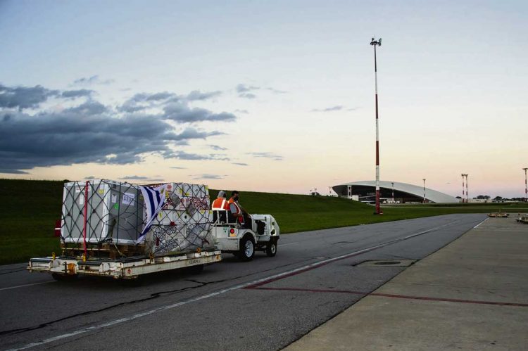 La pandemia ataca más duro que nunca mientras se acelera la vacunación