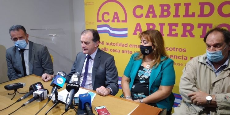 Cabildo Abierto rechaza extender el plazo para recoger firmas contra la LUC