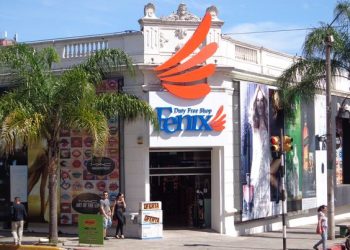 Free shops Colonial y Fénix: 100 funcionarios esperan respuesta