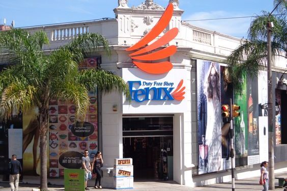 Free shops Colonial y Fénix: 100 funcionarios esperan respuesta
