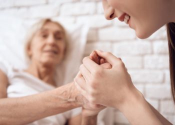 Paternalismo o acompañamiento ante el dolor