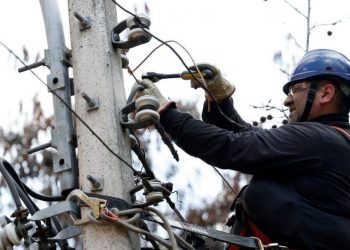 Vecinos de Artigas sufren cortes de energía eléctrica desde hace 5 años