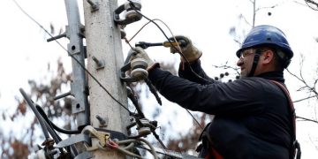 Vecinos de Artigas sufren cortes de energía eléctrica desde hace 5 años