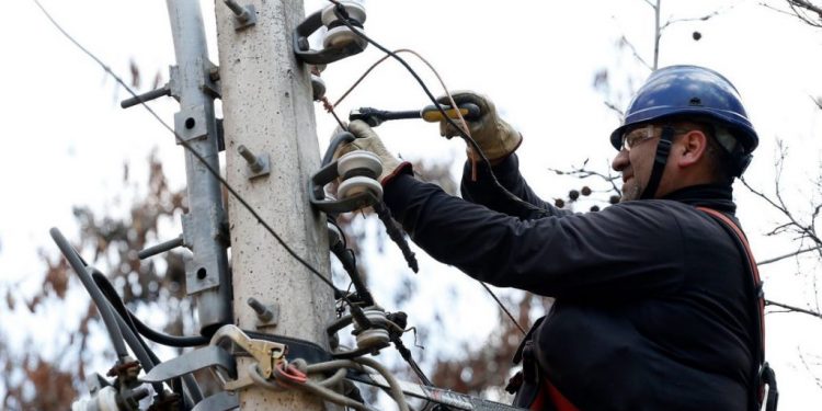 Vecinos de Artigas sufren cortes de energía eléctrica desde hace 5 años