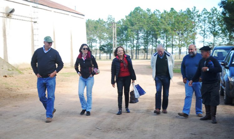 Tres generaciones de gaúchos-orientales dedicados a la producción agropecuaria en nuestro país