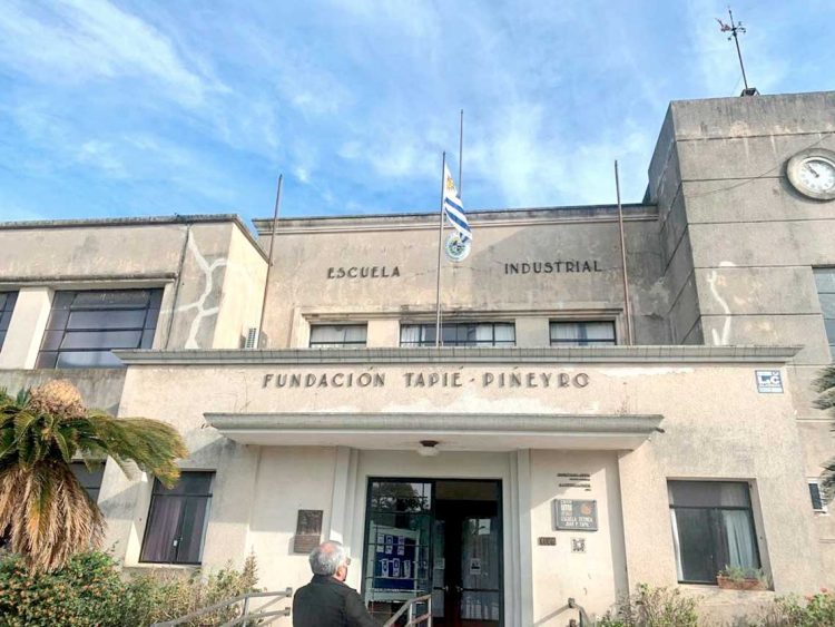 Los trabajadores quieren mantener sus empleos, no vivir del asistencialismo