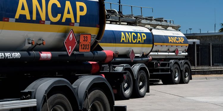 Alza de combustibles reaviva discusión sobre ANCAP