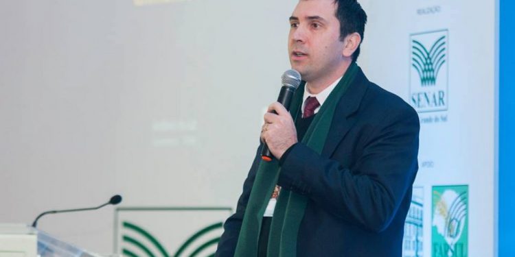 “Antes los productores rurales mandaban a sus hijos a la ciudad para tener una vida mejor, hoy hacen lo contrario”