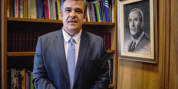 Carlos Camy: “Coalición de partidos distintos nos obliga a dialogar y enriquece la política”