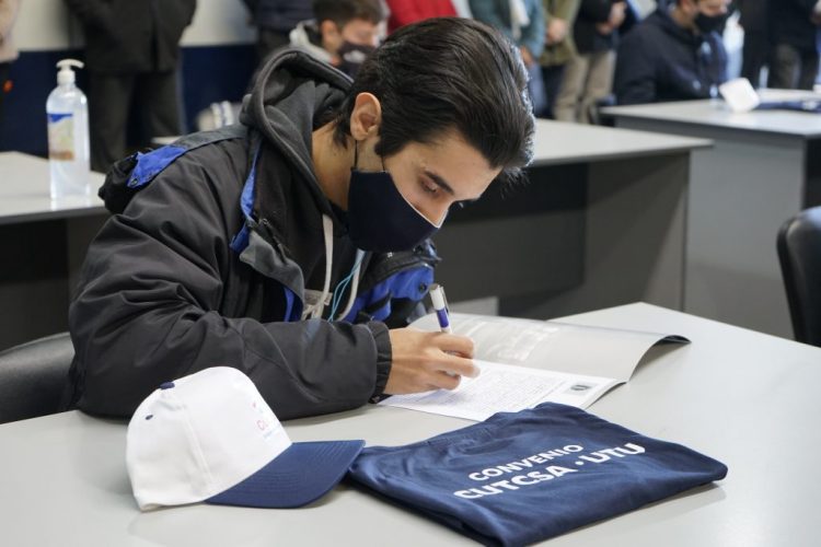 Cutcsa y UTU firmaron convenio de pasantías remuneradas