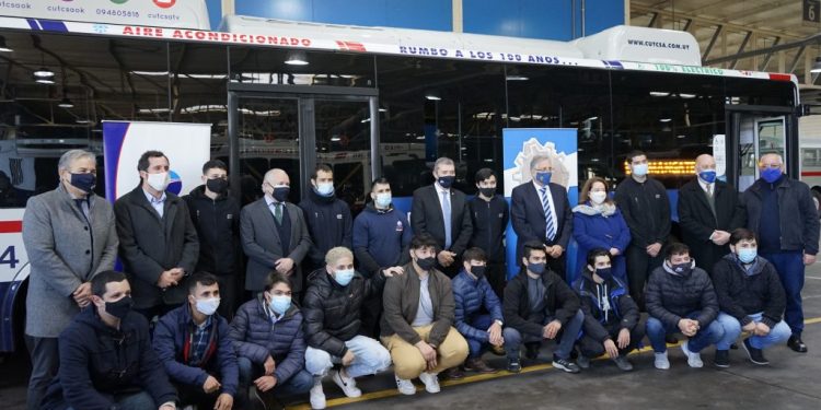 Cutcsa y UTU firmaron convenio de pasantías remuneradas