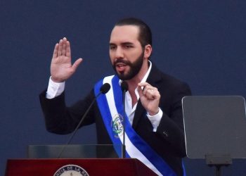 Bukele alterna entre EEUU y China mientras sigue con más reformas en El Salvador