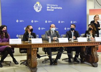 Tienda Inglesa ofrece 20% de descuento a beneficiarios del Mides y brinda capacitación laboral