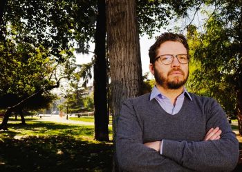 Aldo Madariaga: “El neoliberalismo es más que una teoría económica, es una doctrina y un proyecto político”