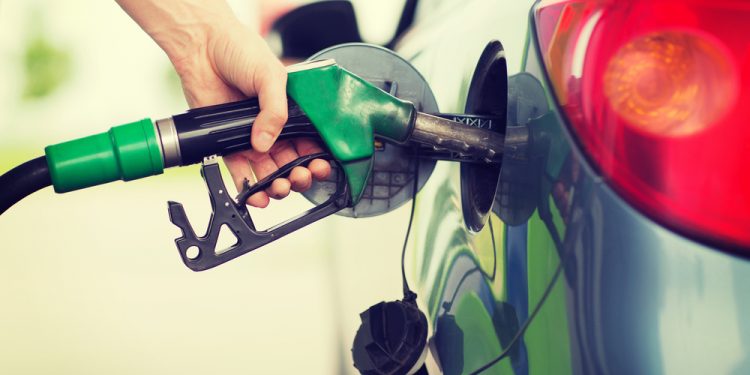 Aumento de combustibles genera reacciones