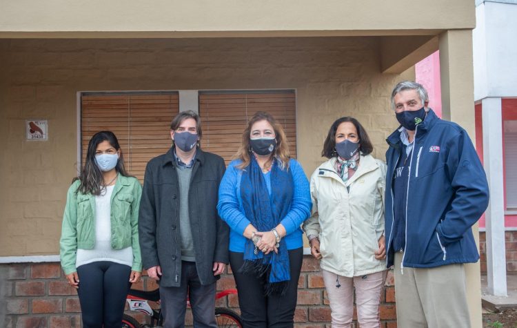 Familias de Baltasar Brum recibieron la llave de sus viviendas