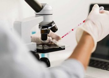 Científica sostiene que covid-19 “vino para quedarse” pero en el futuro “no será tan fuerte”