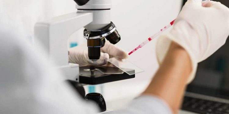 Científica sostiene que covid-19 “vino para quedarse” pero en el futuro “no será tan fuerte”