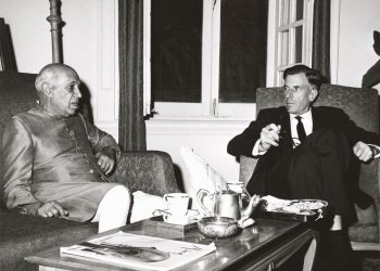 John Kenneth Galbraith: “No existen proposiciones en economía que no puedan enunciarse en un lenguaje claro y llano”