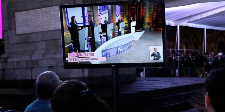 Democracia y comunicación política: ¿de qué se trata la propuesta de Cabildo Abierto?